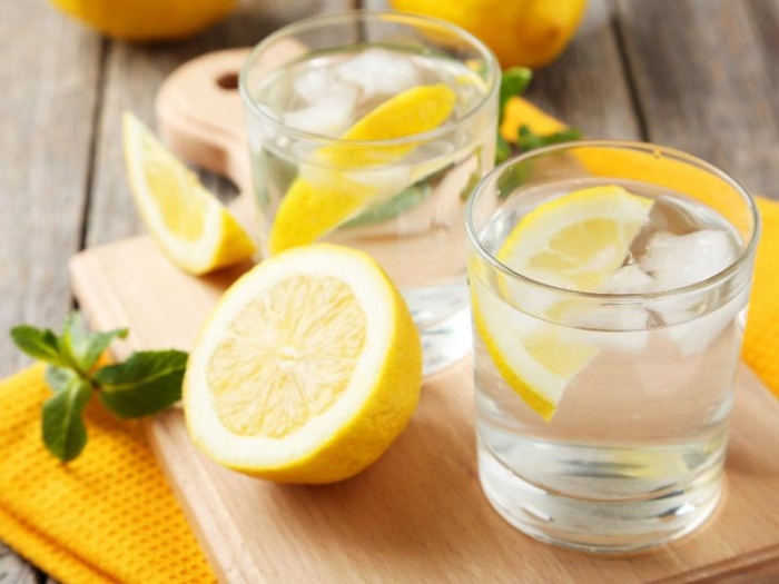 Как худеть с помощью лимонной воды

