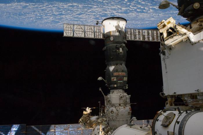 Космонавты на МКС приступили к разгрузке корабля "Прогресс МС-14"