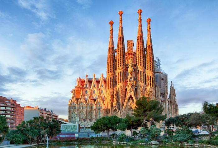 Испания разрешит туристам въезд в страну с июля