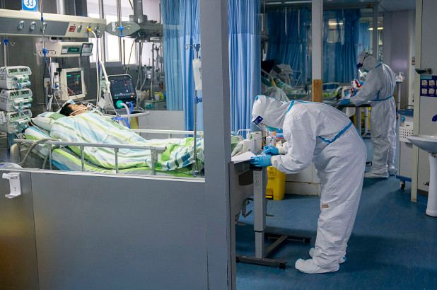 Борьба за вздох - спецрепортаж İTV из больницы, где лечат инфицированных коронавирусом - ВИДЕО
