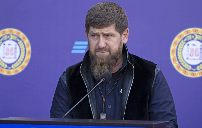 Кадыров попросил у Всевышнего сил для победы над коронавирусом