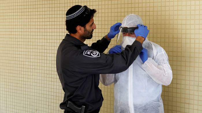В Израиле коронавирусом болеют менее 5 тысяч человек
