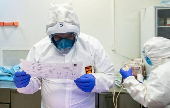 Академик РАН считает, что вакцинация от коронавируса в России может пойти по военному пути
