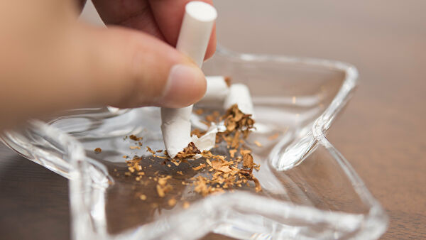 Нарколог назвал основную причину зависимости от курения
