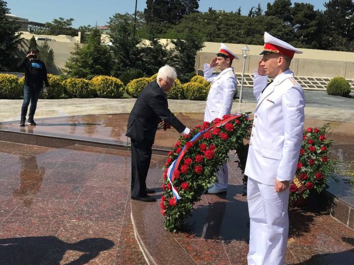 Посол России в Азербайджане почтил память павших в годы ВОВ