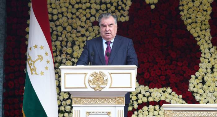 Рахмон поздравил мусульман Таджикистана с праздником Ид-аль-Фитр