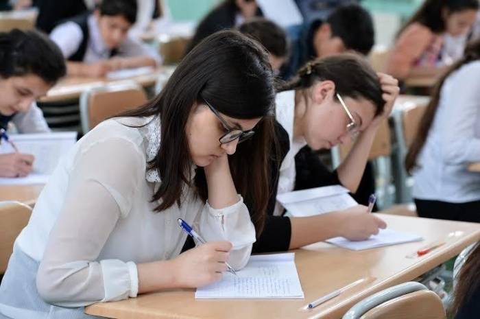В Азербайджане названы даты приема документов в колледжи
