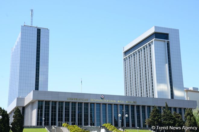 Сегодня парламент Азербайджана обсудит 12 вопросов

