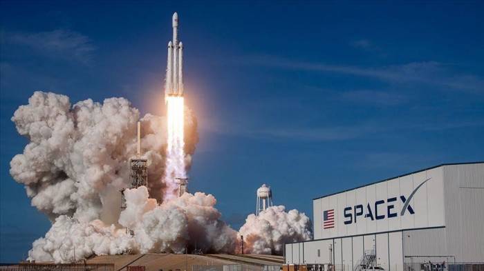 SpaceX успешно запустила корабль Crew Dragon с астронавтами на борту
