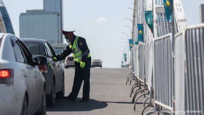 В Казахстане объяснили запрет на езду между городами на авто 
