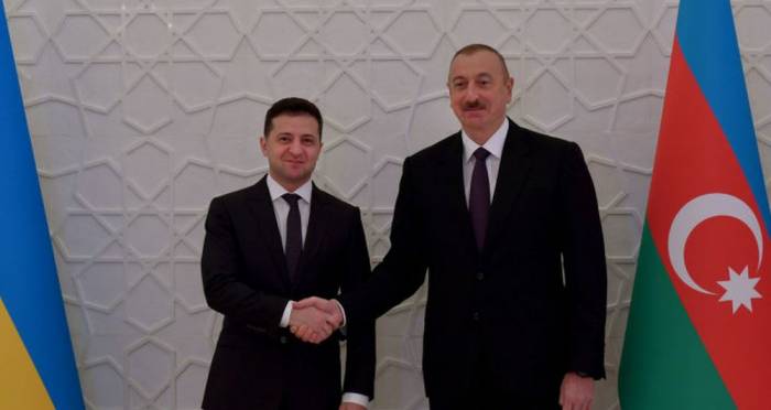 Владимир Зеленский поздравил президента Азербайджана
