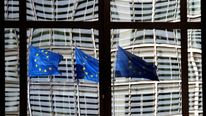 ЕК рекомендует странам ЕС продлить запрет на поездки внутри Шенгена до 15 июня