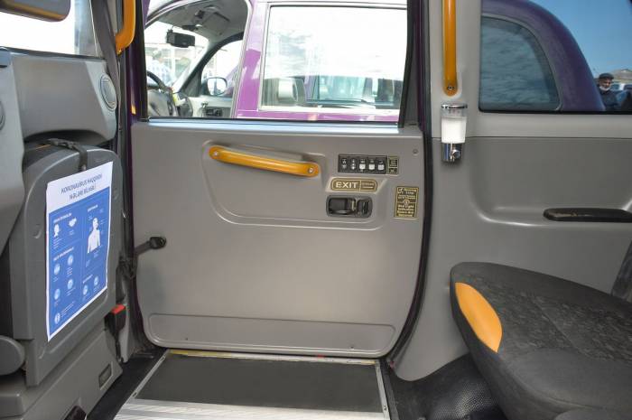 В бакинских такси установлены дезинфекторы - ФОТО
