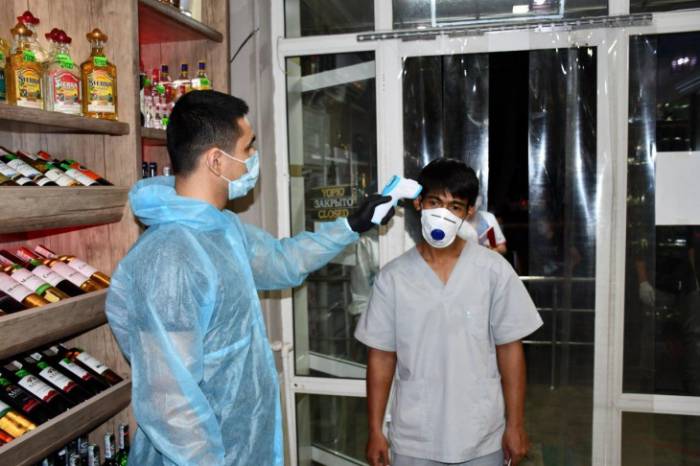 В Узбекистане за ночь выявлено 63 новых случая заражения коронавирусом