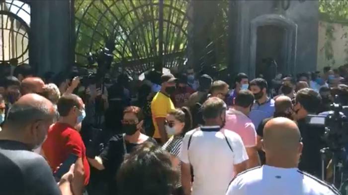 В Армении полиция задержала 252 участников оппозиционной акции В Армении полиция задержала 252 участников оппозиционной акции