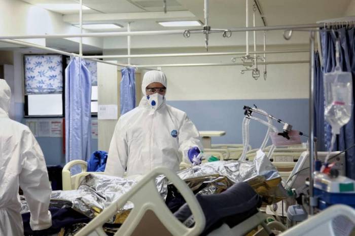 В Иране за сутки выявили 2364 новых случая заражения коронавирусом