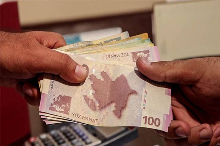 Стоимость оказываемых населению платных услуг в Азербайджане снизилась на 14%
