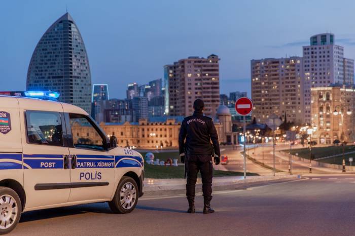 Водители личных автомобилей в Баку и ряде других городов могут быть оштрафованы или арестованы на выходные