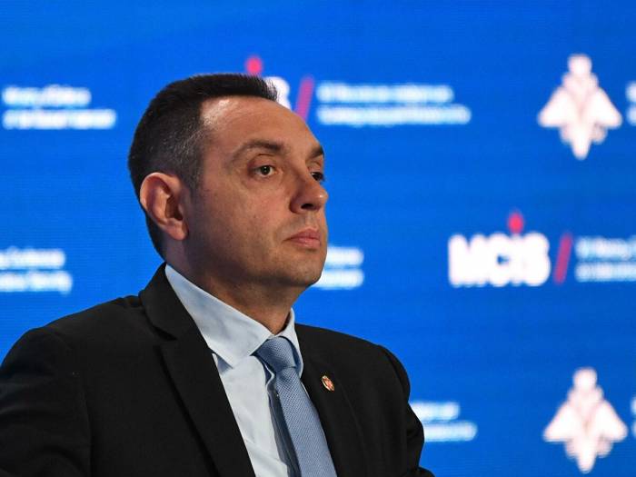 У министра обороны Сербии выявлен коронавирус