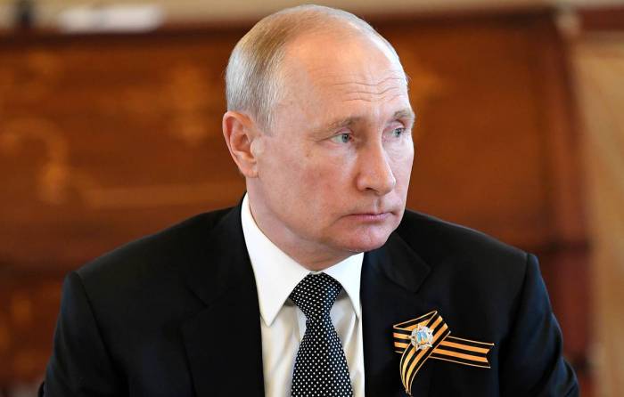 Путин подтвердил приглашение Макрону посетить Россию с полноформатным визитом