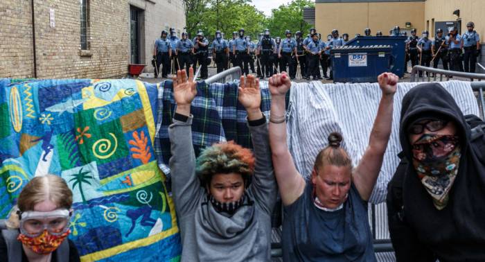 Нацгвардия США привлечена к борьбе с протестами в 21 штате