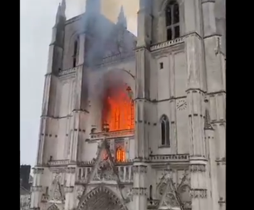 Во Франции собирают пожертвования на реставрацию собора
