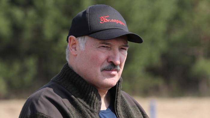 Лукашенко срочно собрал Совбез Белоруссии