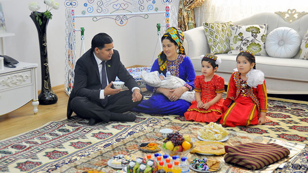 В Туркменистане населению рекомендовано отмечать Курбан байрамы дома

