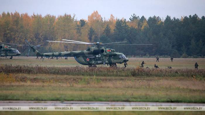 Лукашенко посещает бригаду спецназа внутренних войск