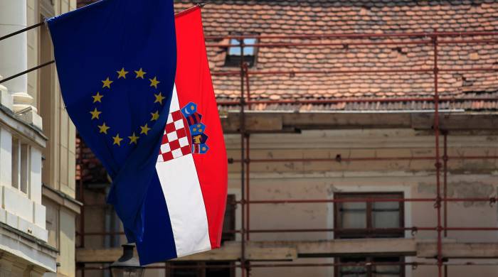 Правящая партия Хорватии лидирует на парламентских выборах