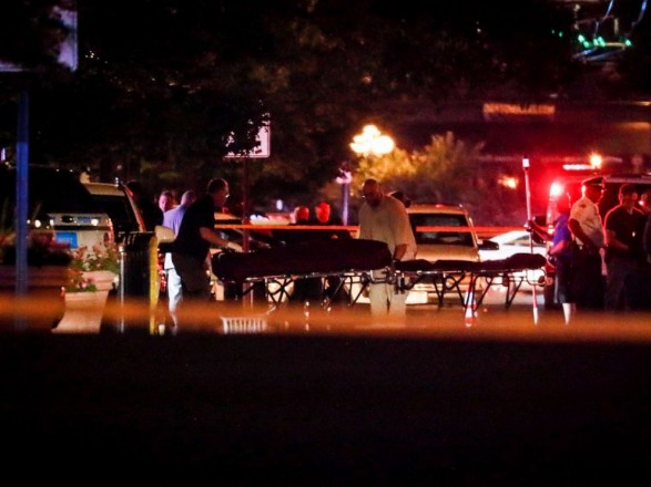 AP: в результате стрельбы в ночном клубе в США пострадали 12 человек