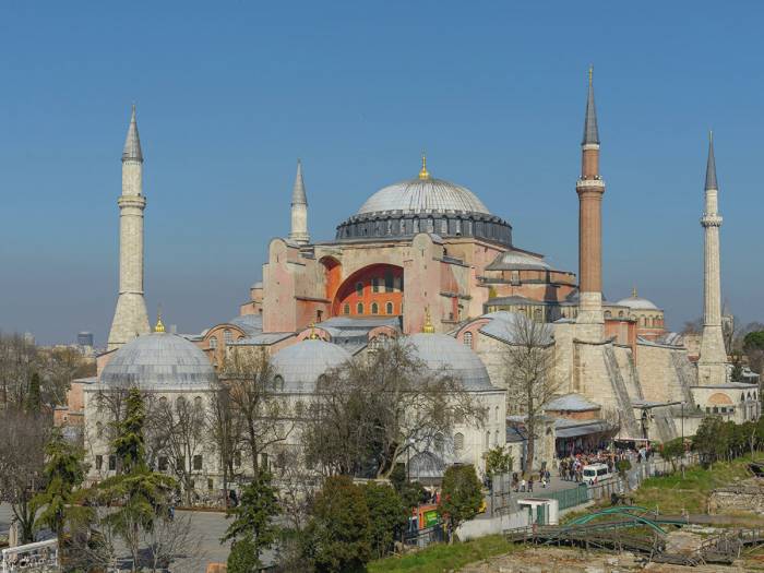 Глава Элладской церкви считает, что турки не решатся превратить собор Св. Софии в мечеть