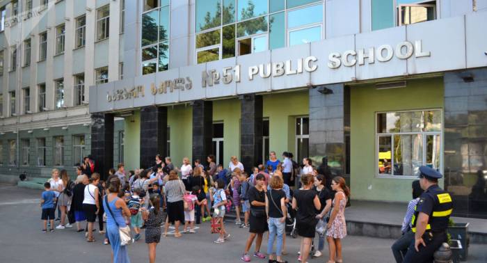 Учебный год в Грузии начнется не раньше 15 сентября