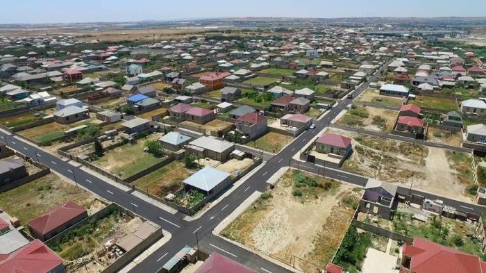 В бакинском поселке отремонтируют все улицы и дороги
