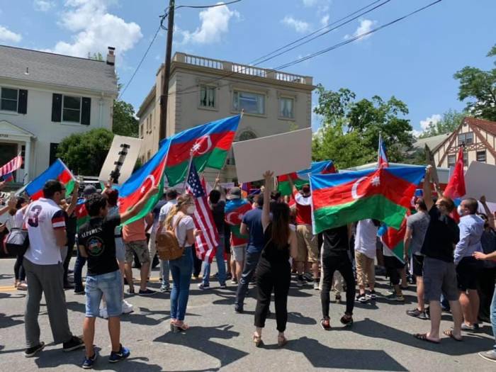 Пресечена провокация армян перед посольством Азербайджана в США - ФОТО
