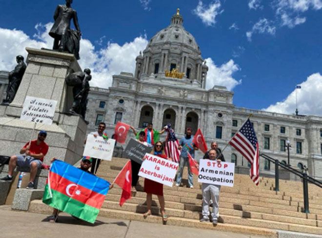 В столице штата Миннесота прошла акция протеста азербайджанцев - ФОТО
