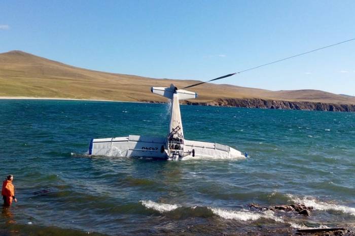 Частный самолет упал в акваторию Байкала