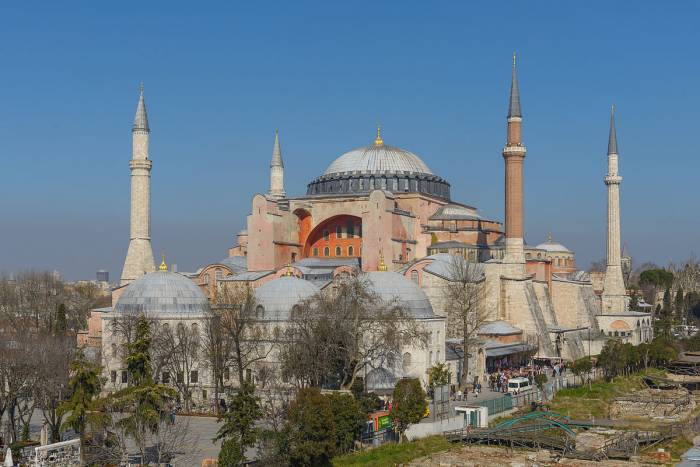 МИД Турции: страна продолжит относиться к собору Святой Софии как к объекту наследия ЮНЕСКО