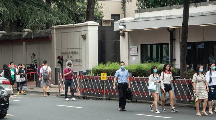 Китай потребовал от США закрыть генеральное консульство в Чэнду
