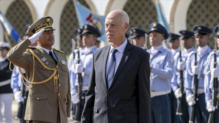 Президент Туниса заявил о готовности к защите стабильности в стране
