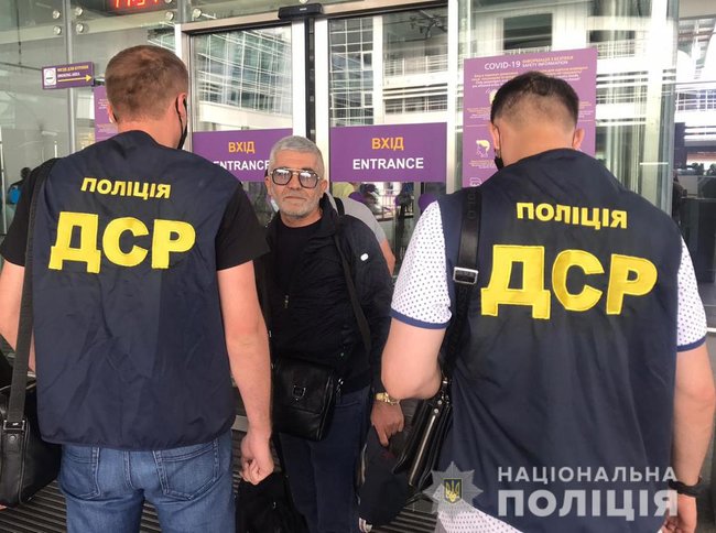 Украина выдворила криминального авторитета из Армении

