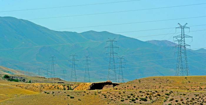 Таджикистан сократил экспорт электроэнергии в Афганистан и Узбекистан
