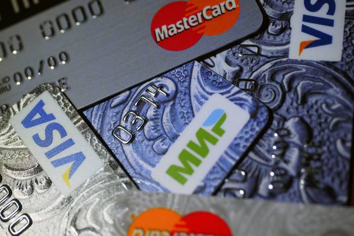 В США могут начать расследование против Visa и Mastercard 