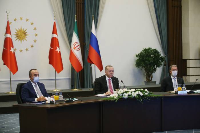 Турция, Россия и Иран выступают за целостность и единство Сирии