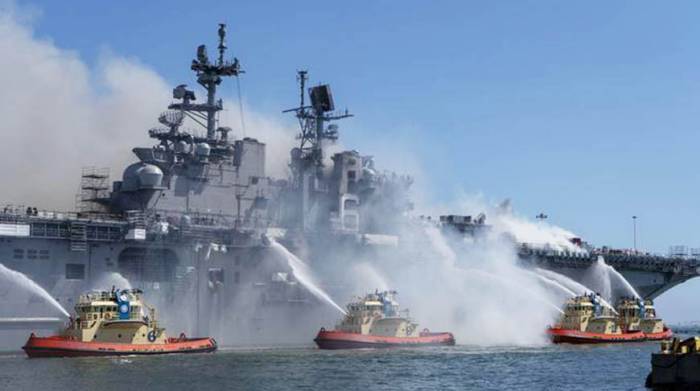 Число пострадавших при пожаре на корабле ВМС США возросло до 59
