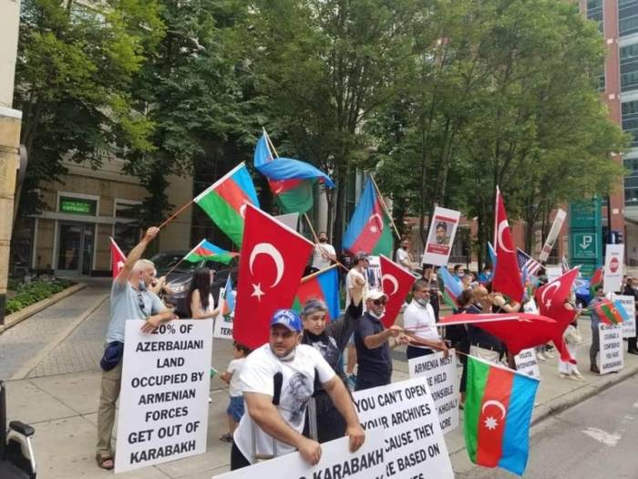 В Чикаго члены азербайджанской общины провели акцию поддержки - ФОТО
