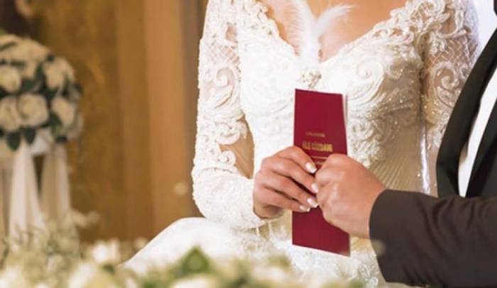 В Азербайджане обнародовано число браков и разводов