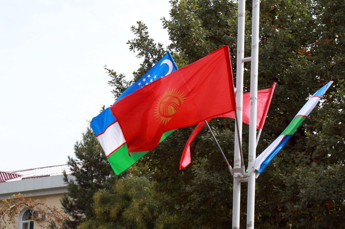 Кыргызстан открывает границы для узбекистанцев