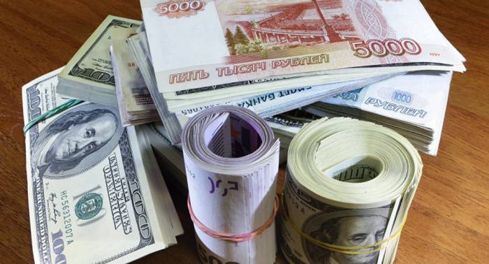Российский рубль и евро в Таджикистане вновь показали рост к сомони