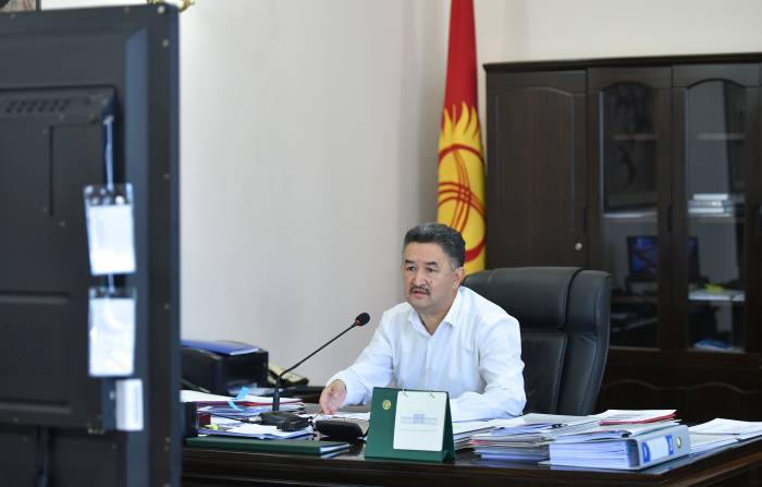 Вице-премьер Кыргызстана поручил обеспечить население и соцобъекты светом и теплом 